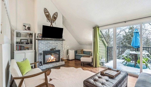 Condo near Ski Hill with Club Access, Kingswood