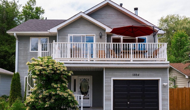 Cottage/Lake Simcoe/Innisfil/5 Bedrooms/10 Guests