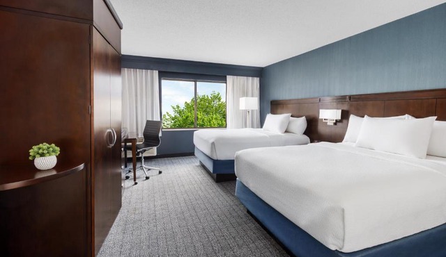 Courtyard by Marriott Manchester-Boston Regional Airport