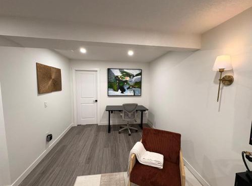 Coziest & Modern Basement Retreat East of Calgary in Chestermere