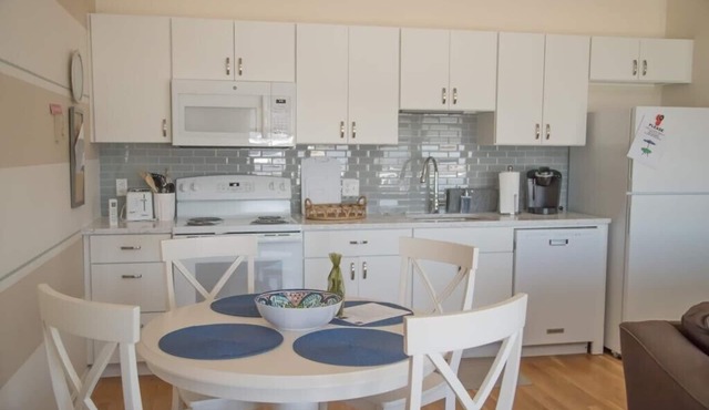 Cozy 1-bedroom condo in Watch Hill