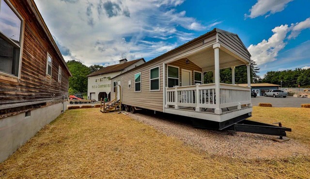 Cozy 1-bedroom tiny home in charming Lehighton with AC in Lehighton