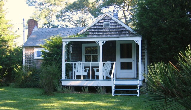 Cozy 1890's cottage on Quiogue, featured in design magazines!