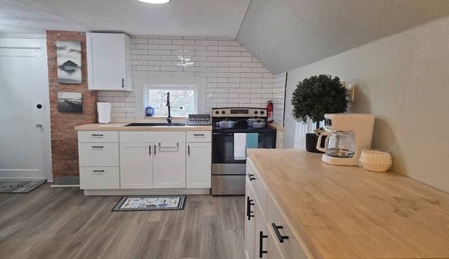 Cozy 2-bed apt in Rochester near UR Campus, Highland Park, and Downtown