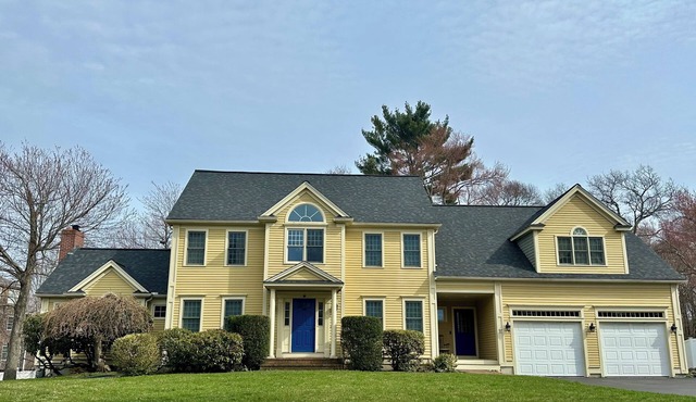 Cozy 2-bedroom apartment in a charming South Shore of Boston neighborhood