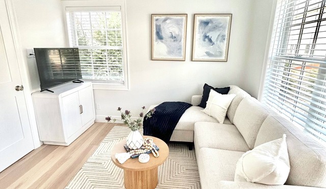 Cozy 2-bedroom cottage in peaceful Westport