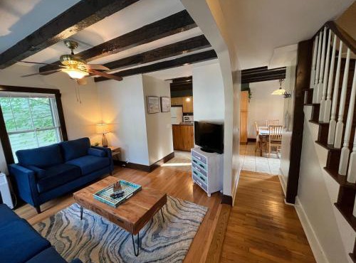 Cozy 3BR Beach House by the Sea