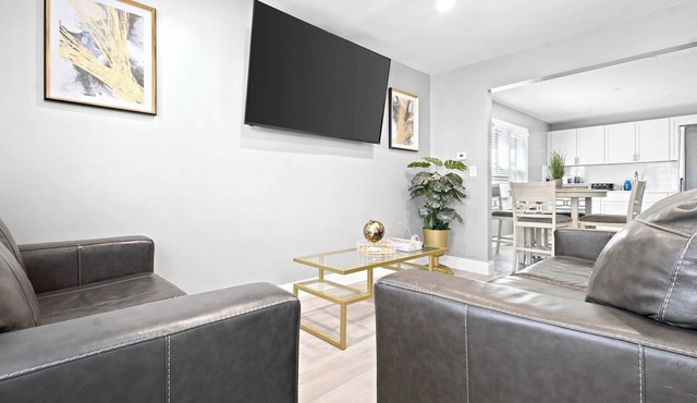 Cozy 4BR 2BA House minutes from the falls