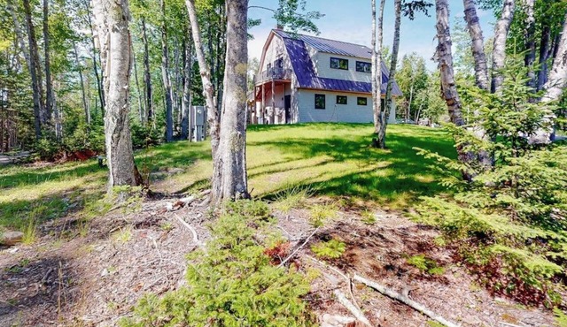 Cozy and modern hideaway - walk to the beach - fast WiFi & washer/dryer
