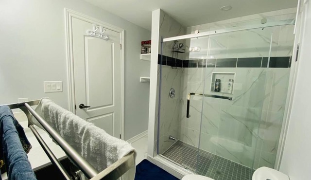 Cozy and New Basement Guest Suite in Brampton, ON
