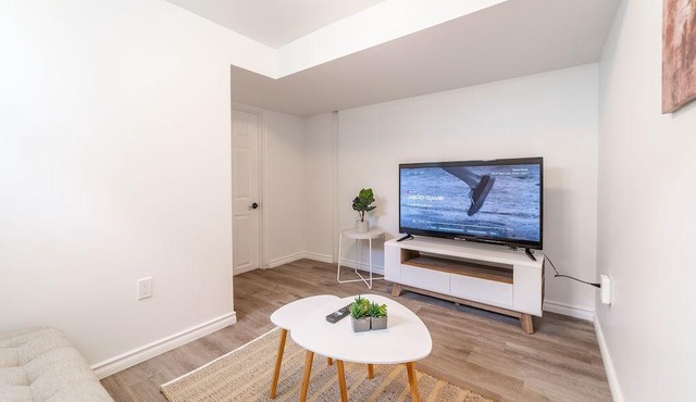 ⭐️ Cozy and spacious 2BR suite ⭐️ 2 work spaces