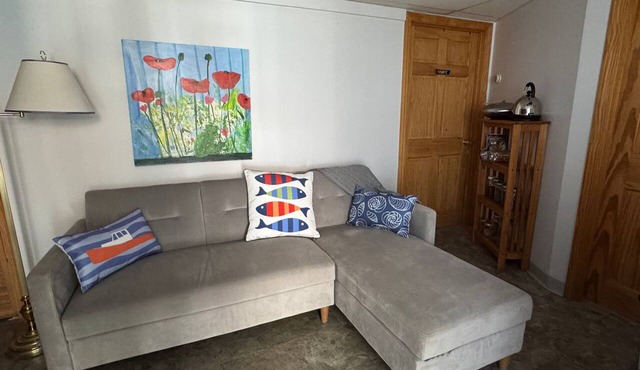 Cozy Apartment Near Boothbay Harbor and Gardens