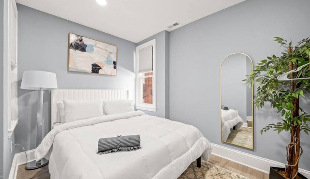 Cozy Apt in Center City!