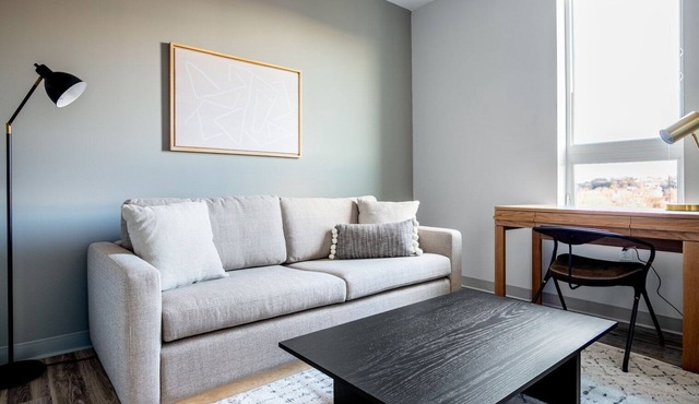 Cozy Brighton 1BR w/W/D, Doorman, near T & Shopping