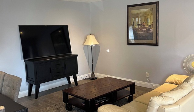 Cozy & Clean upper unit