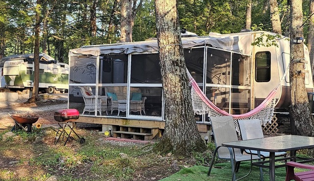Cozy Campfire Camper Retreat - Lake Nearby!