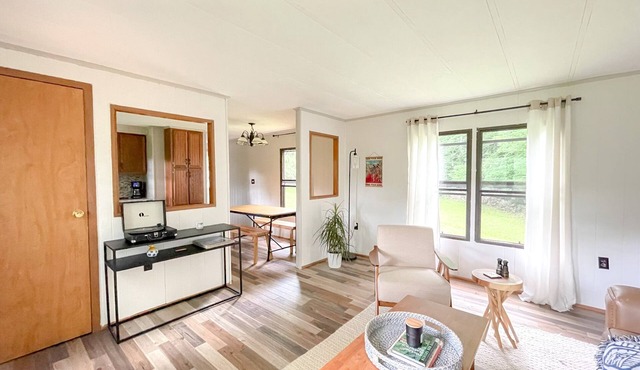 Cozy Catskill Mountain Getaway: The Trillium Cabin