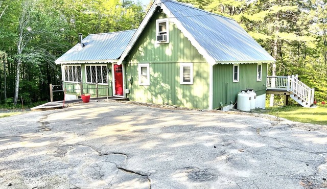 Cozy Christmas Chalet - Fire Pit, Grill, Close to North Conway