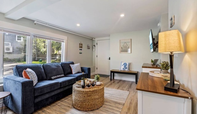 Cozy Coastal Retreat Walk to Pier & Shoreline