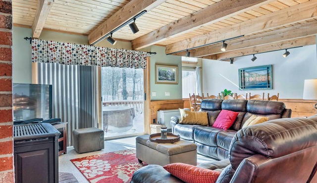Cozy Conway Area Home ~ 4 Mi to Cranmore Mountain!