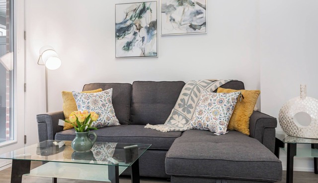 Cozy Getaway in Uptown Waterloo