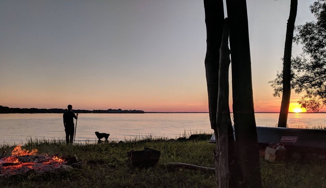 Cozy House on Lake Champlain with Massive Deck - Beautiful Sunsets!!
