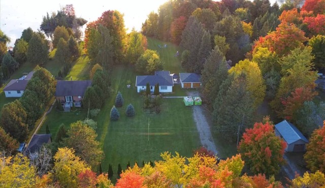 Cozy Kawartha Waterfront Cottage 4 Bedrooms
