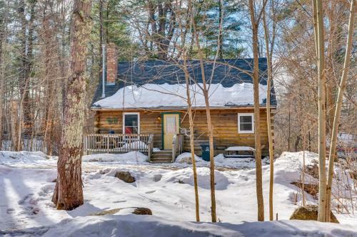 Cozy Laconia Cabin, Close to Winnipesaukee Pier!