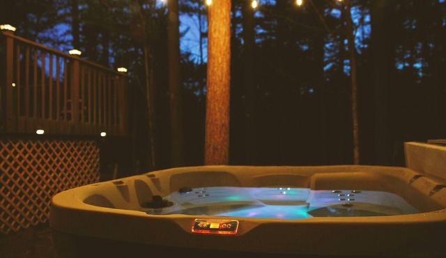 Cozy Lake Placid Cabin - King, Hot Tub, Ice Barrel Bath, A/C, near Whiteface