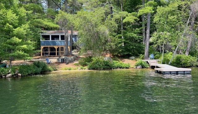 Cozy Maine cottage with sandy gradual entry into Moose Pond!
