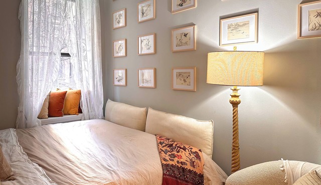 Cozy Murray Hill Apartment, Steps From Grand Central!