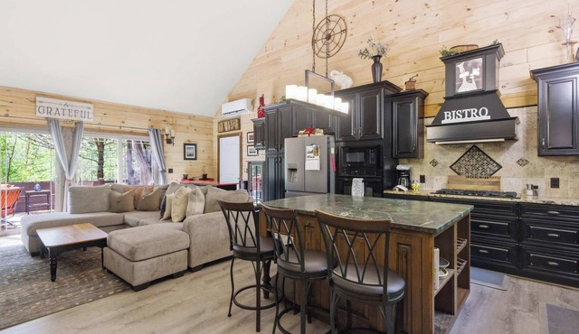 Cozy NH Log Home | Ski, Hike & Unwind