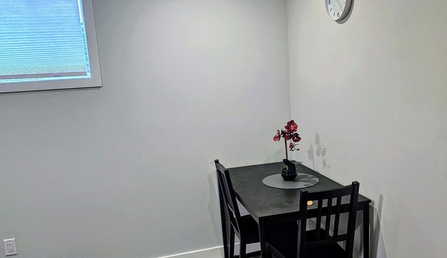 Cozy One room Unit in a House, in a great location in Barrhaven Half Moon Bay.