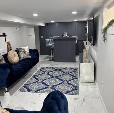Cozy Private 2 Bedroom 2 Bathroom Retreat with Separate Entrance