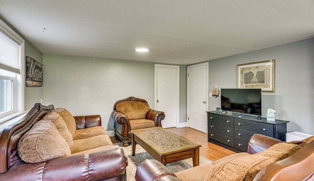 Cozy South Easton Apt Near Boston & Stadium