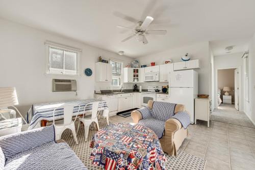 Cozy Wells Cottage w/Pool Access: 1 Mi to Beach!