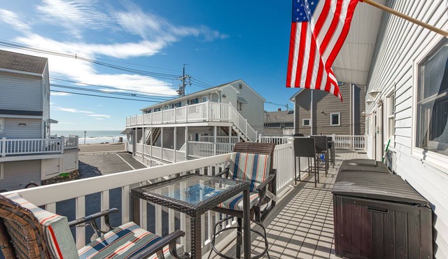 Cozy York Studio w/Ocean View, Steps to Beach!