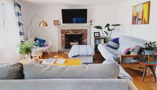 Craigville Beach Uber Relaxing Cape Cod Beach House w/Beach Pass & Central Air
