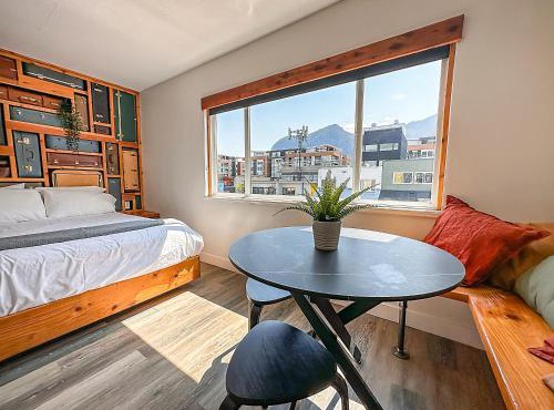Crash Hotel Squamish in Squamish