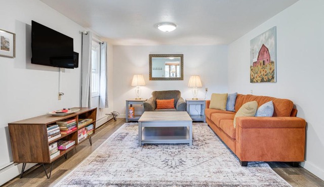 Creekside Retreat in Speedsville w/Deck & Yard