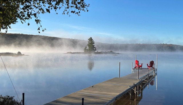 Crystal Haven Lake House: 2.5-bedroom waterfront retreat on Eagle Lake