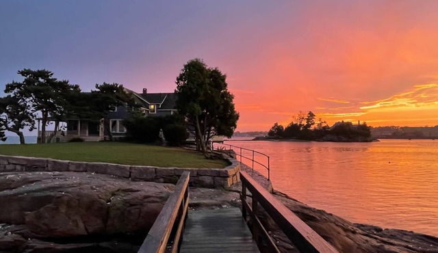 CT Private Home on Belden Island