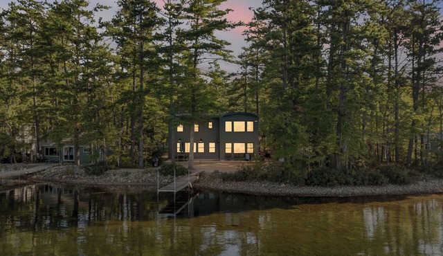 Custom 3 Bedroom Home on Square Pond