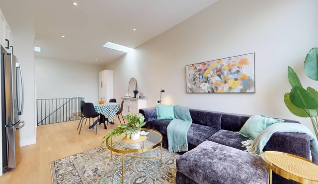 Custom Luxury Townhome on Eastern Avenue [10 minutes to Downtown Toronto]