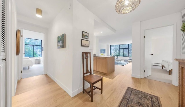 D38 - Large 2 bedroom 2 bathrooom in Vancouver