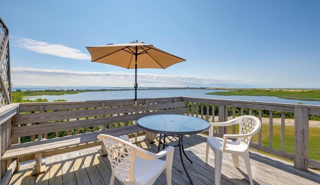 Deck w/Water View: Coastal Escape Near P-Town!