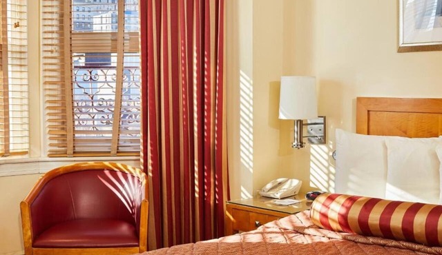 Deluxe King Charmer, The Alexander Inn, Historic City Escape