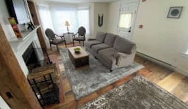 Deluxe King, Living Room w/sofa bed, bunk bed & fireplace