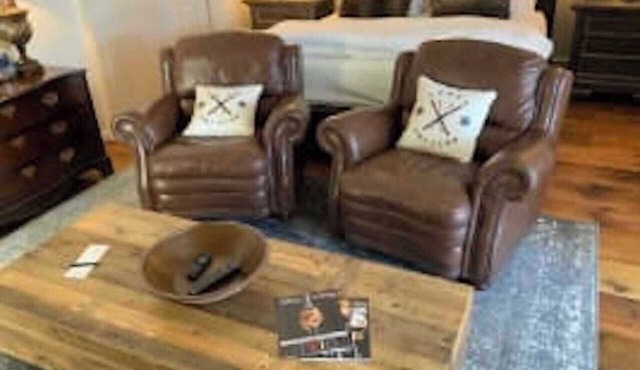 Deluxe King Suite, Living Room area w/sofa bed & fireplace, private entrance