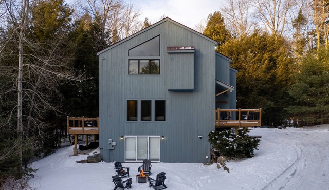 Derry Woods Cabin: family retreat near Lowell Lake